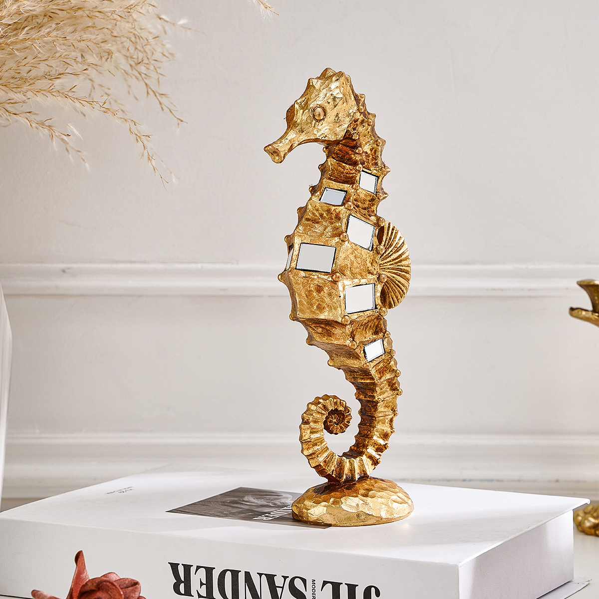 Antique Gold Mirror Seahorse Sculpture, Textured Golden Nautical Seahorse Tabletop Art Decor, Chic Coastal Beach Style Desktop Figurine for Indoor Home Table Decoration